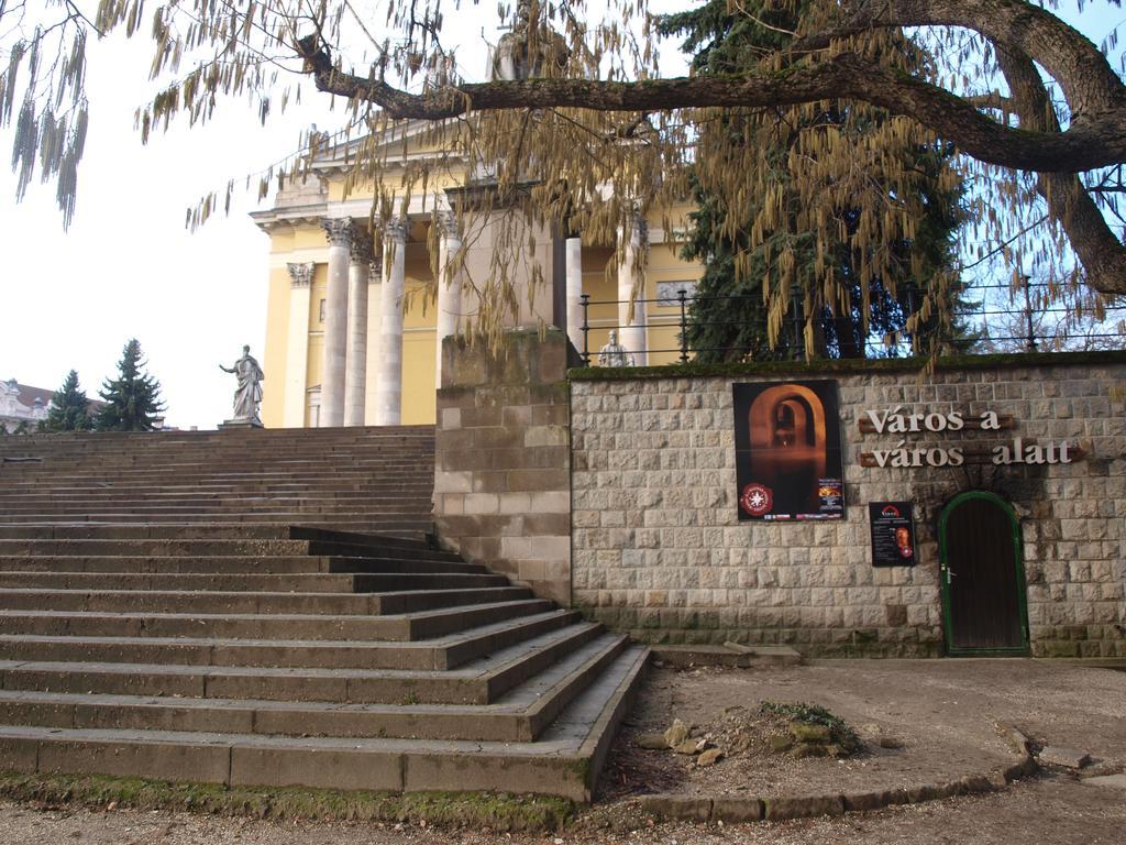 Evi Apartman Eger Exterior photo